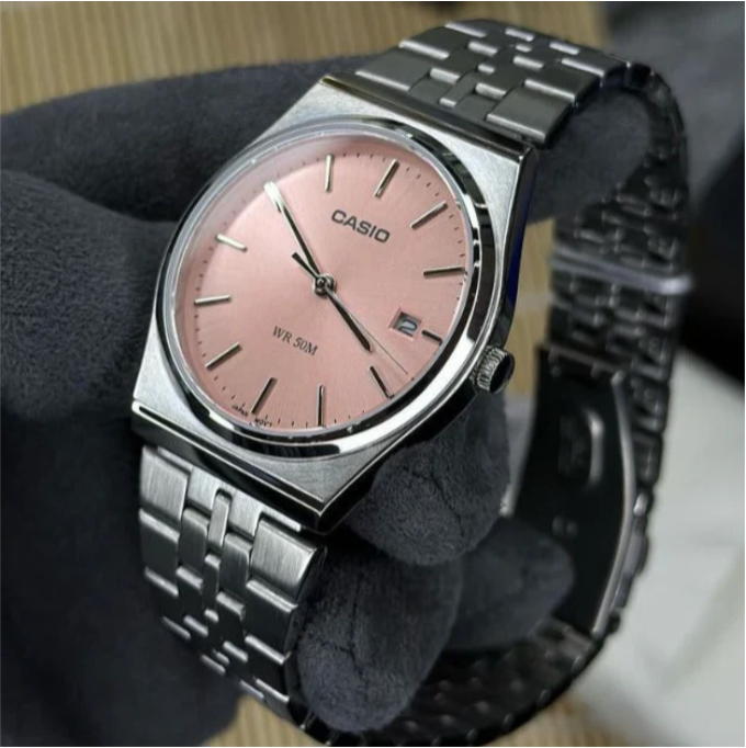 Makkafinds® Vintage Casio Watch
